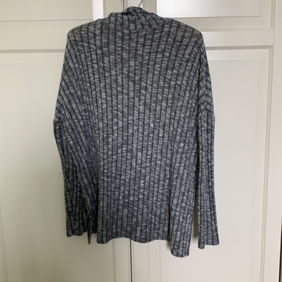 Grey turtle neck - Picture 2 of 2